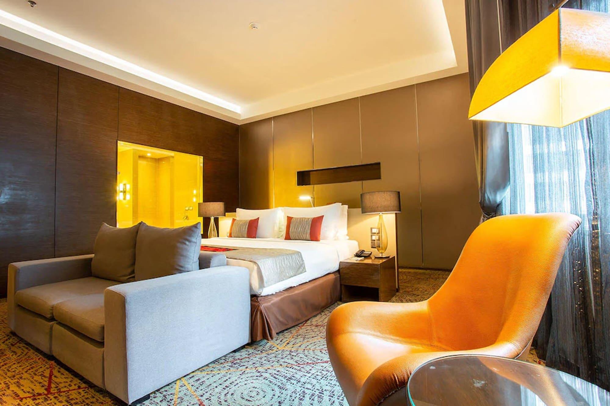 Graceland Bangkok By Grace Hotel - Sha Extra Plus Esterno foto