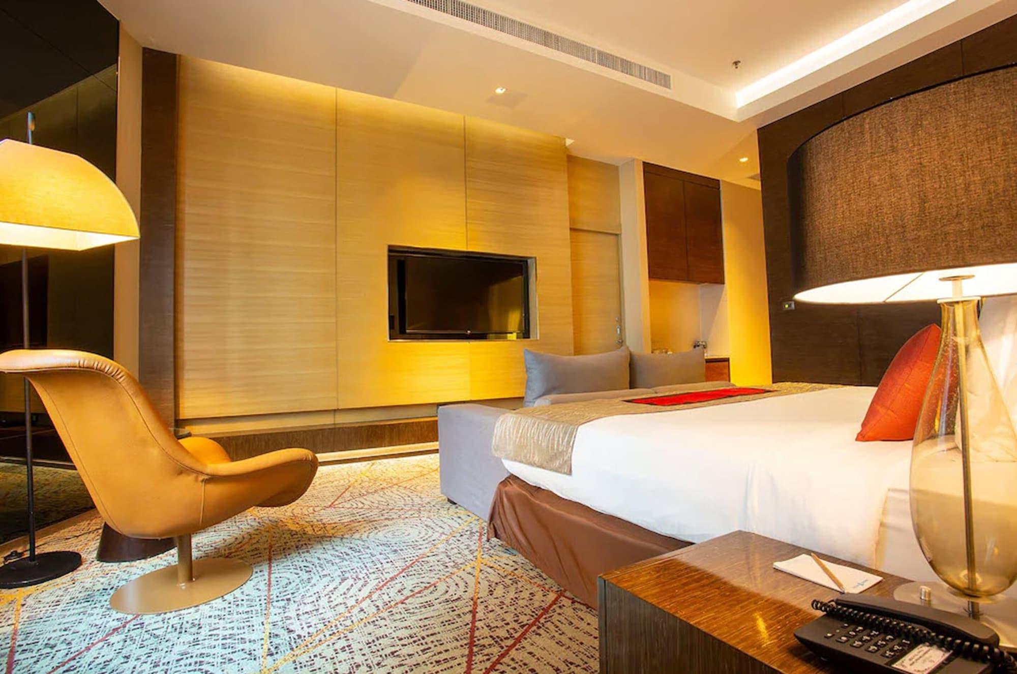 Graceland Bangkok By Grace Hotel - Sha Extra Plus Esterno foto